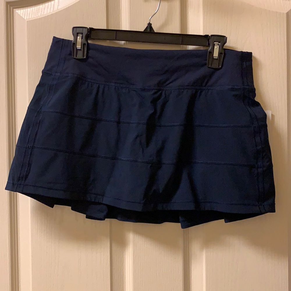 Lululemon Navy Pace Rival Skirt. Size 8